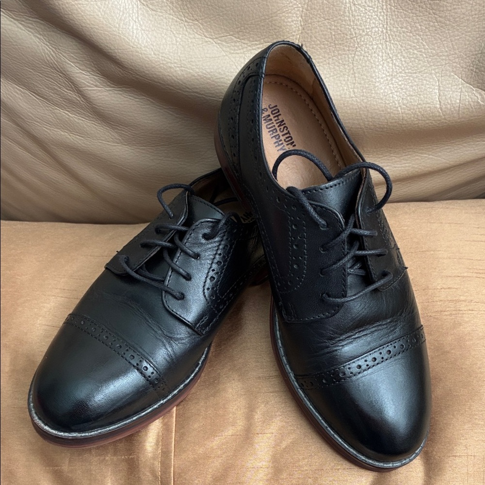 FINAL REDUCTION Johnston & Murphy Classic Boy’s Black Oxfords